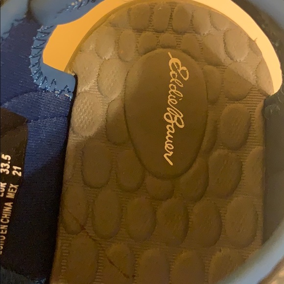 Kid’s Eddie Bauer sandals - Picture 4 of 8